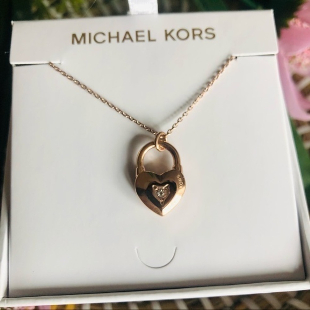 Michael Kors Rose Gold Heart Pendant Necklace Classic Logo NWT - Picture 2 of 3